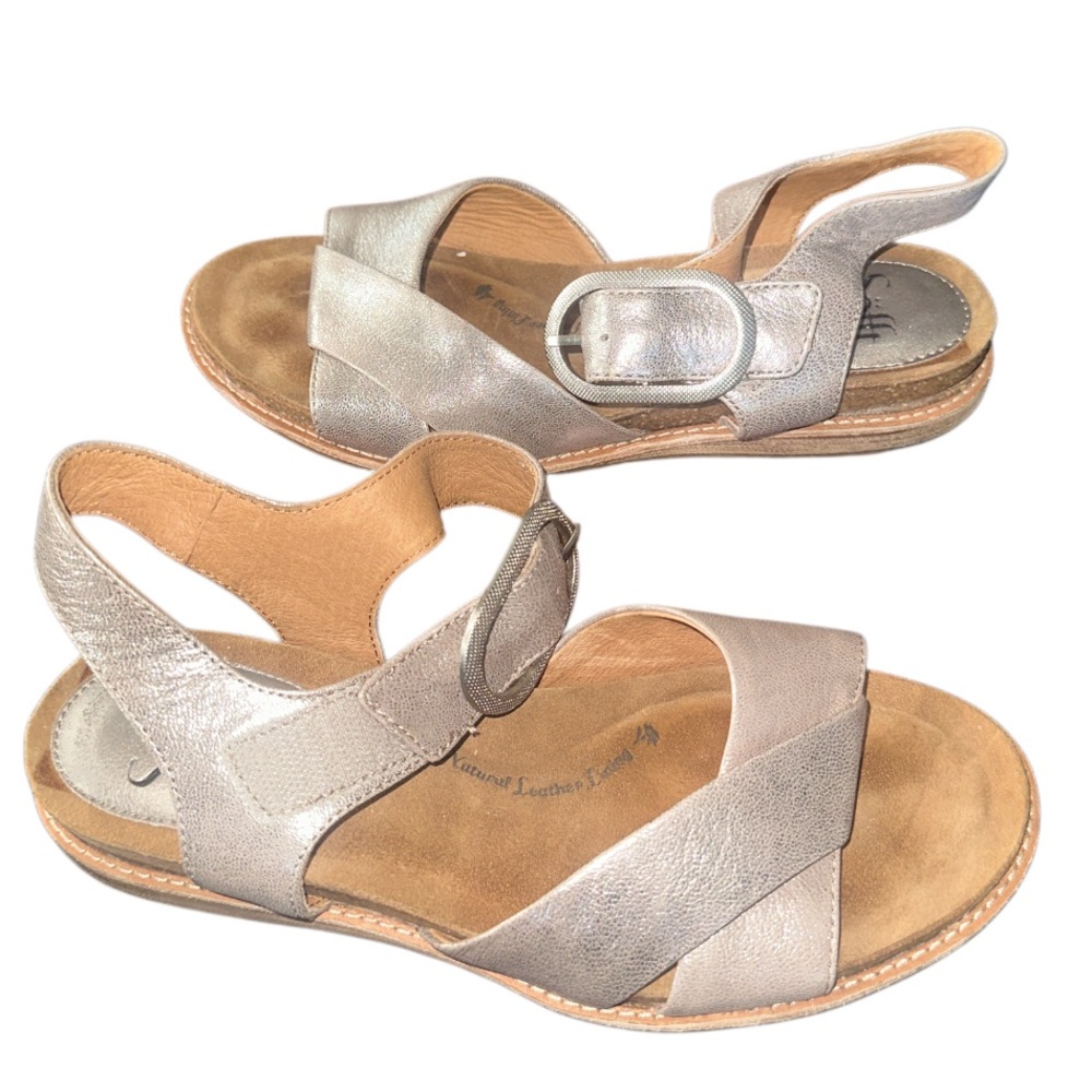 Soffe Metallic Sandals with Buckle